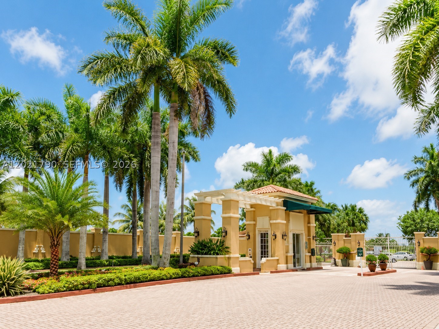 THE COURTS AT DORAL ISLES - Residential Lease