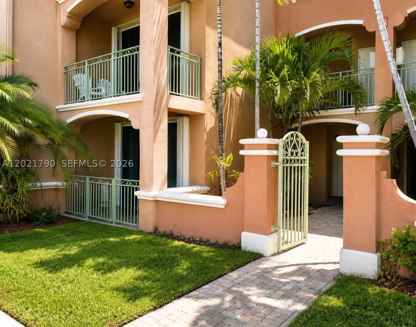 THE COURTS AT DORAL ISLES - Residential Lease