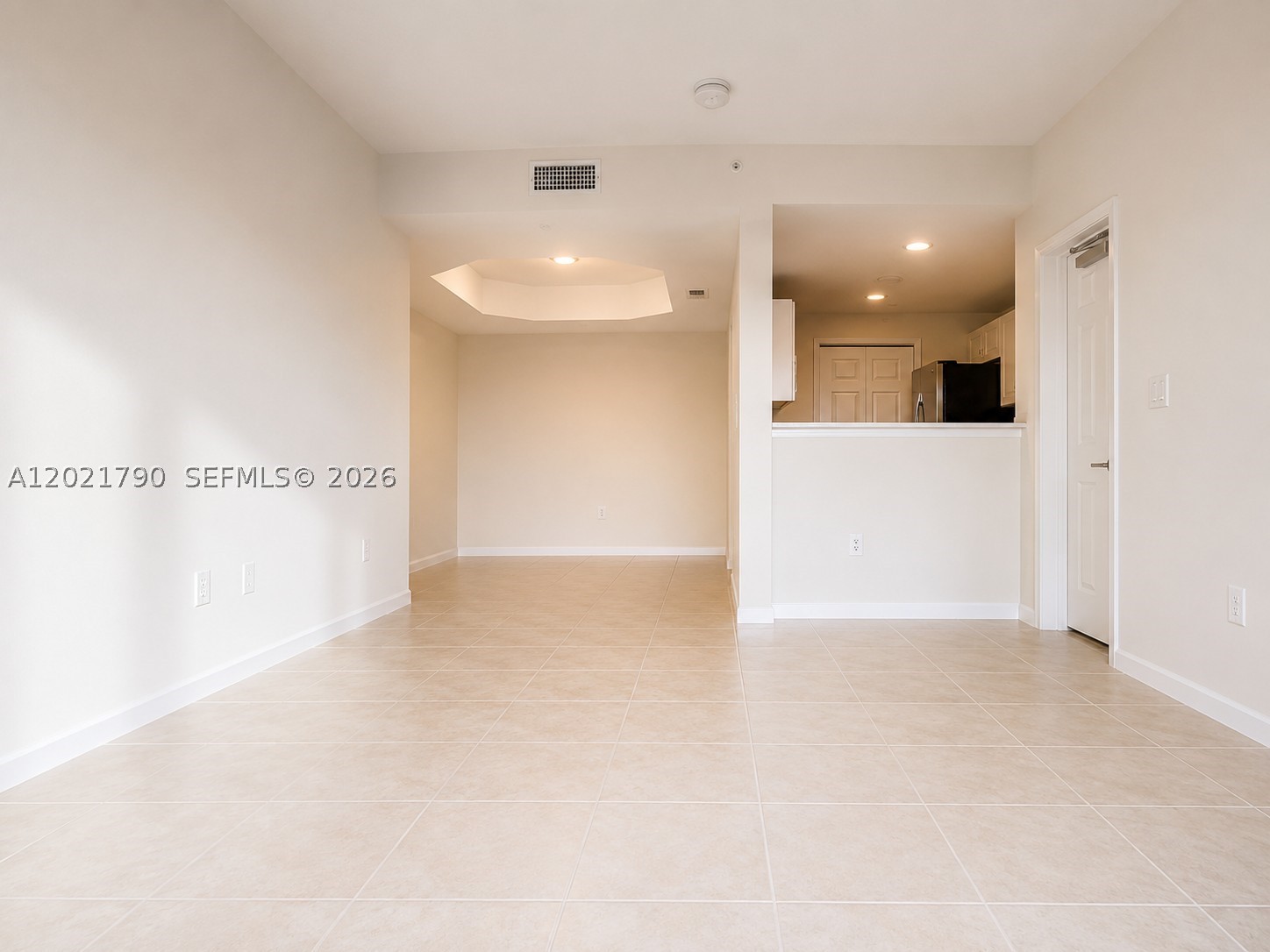THE COURTS AT DORAL ISLES - Residential Lease