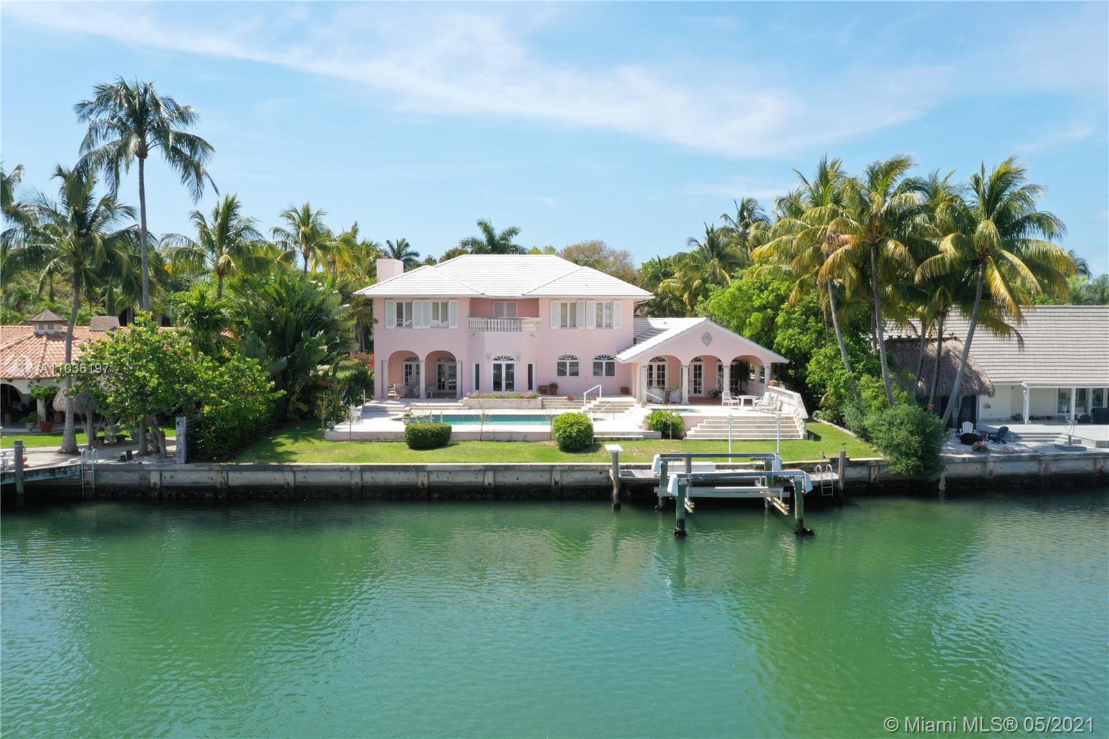 WATERFRONT LIVING ON THE WIDE PART OF THE CANAL. THIS ELEVATED HOME WAS CUSTOM BUILT BY AND FOR THE MACKLE FAMILY IN 1989.
THREE OVERSIZED BEDROOMS AND THREE AND 1/2 BATHS. HIGH CEILING THROUGHOUT. TWO CAR GARAGE, FORMAL LIVING ROOM, FORMAL DINING ROOM, FAMILY ROOM AND HUGE EAT IN KITCHEN. SPACIOUS POOL AND PATIO AREA OVERLOOKING WIDE BOAT TURNING BASIN. DOCK AND BOAT LIFT.