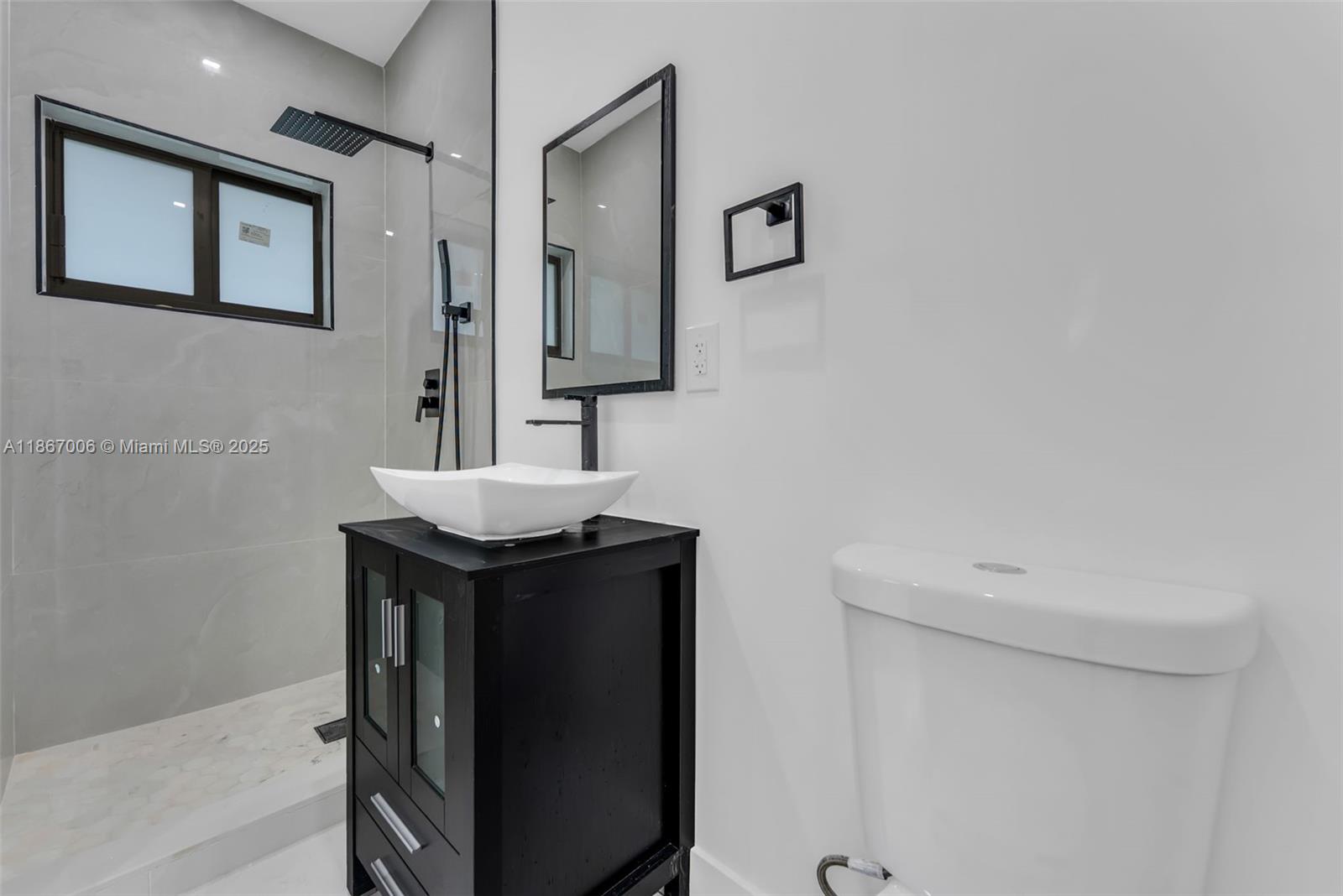 MEEKINS HILLS - Residential