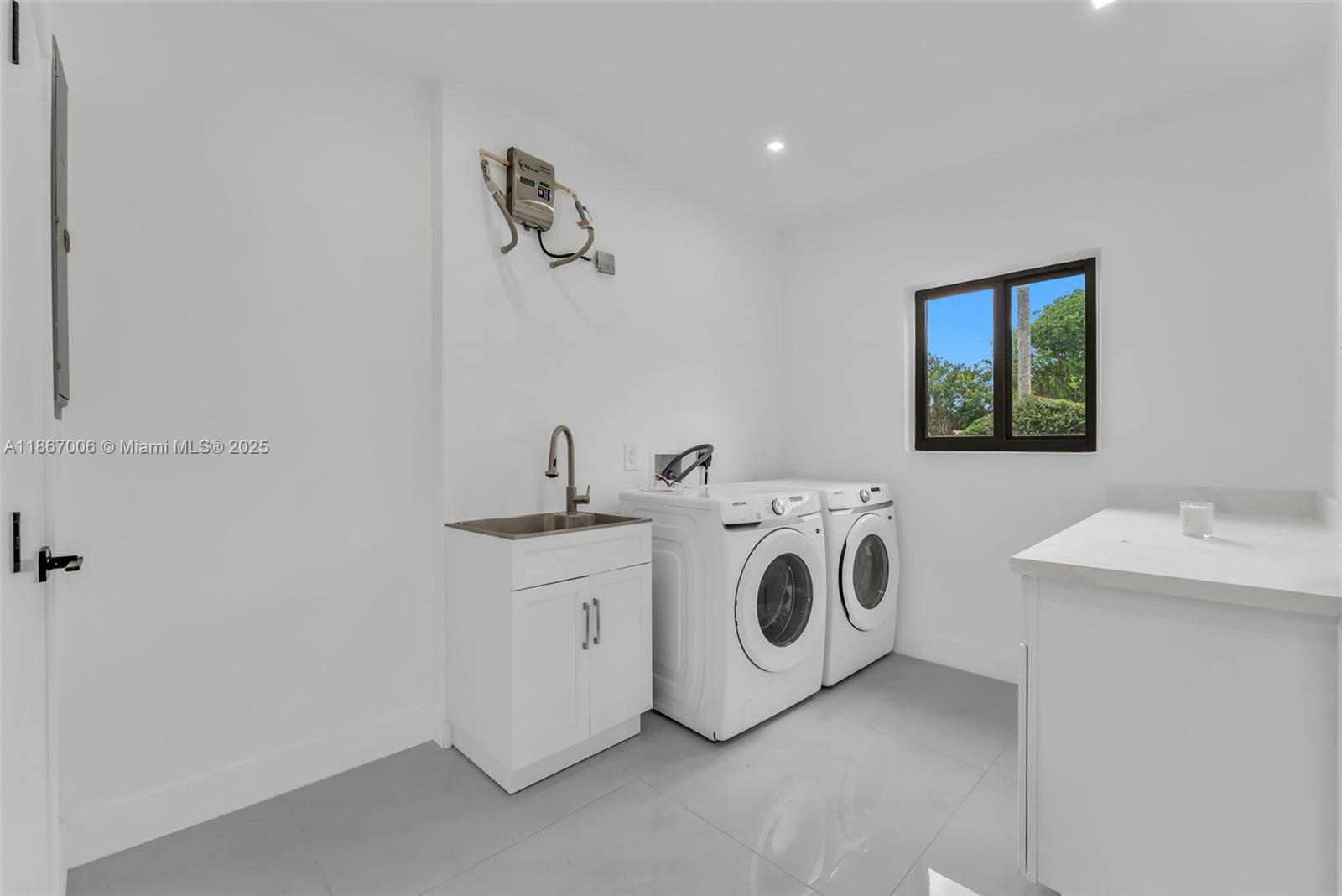 MEEKINS HILLS - Residential