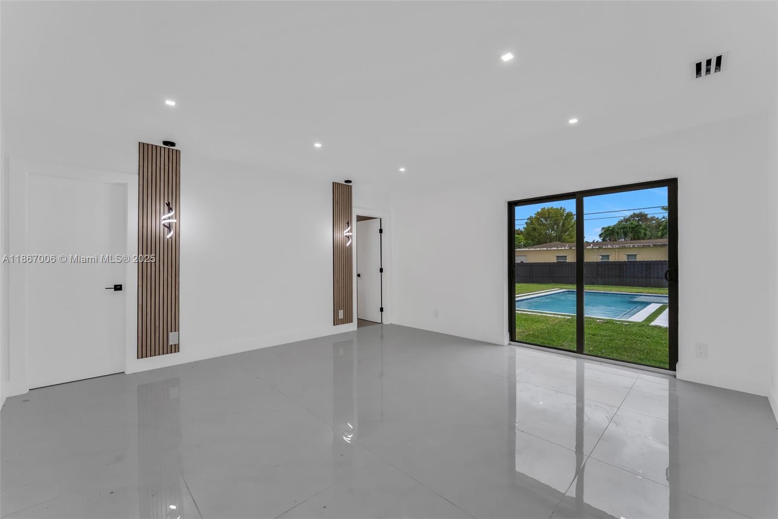MEEKINS HILLS - Residential