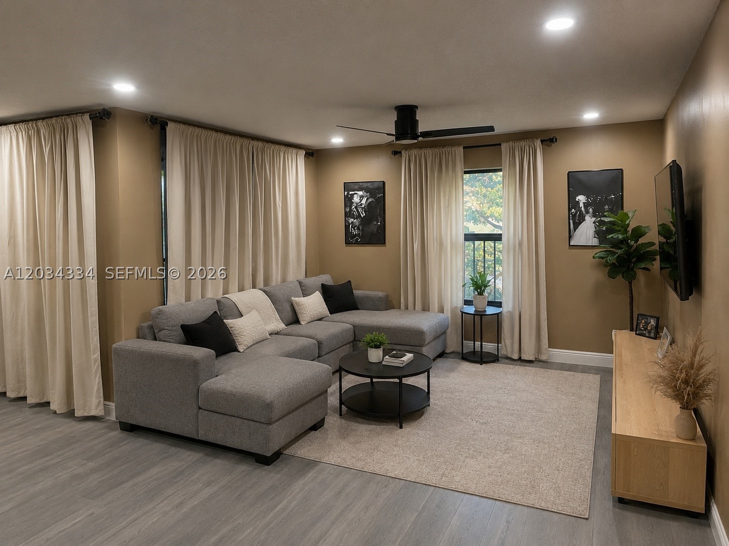 BAYWOOD VILLAGE II-D COND - Residential