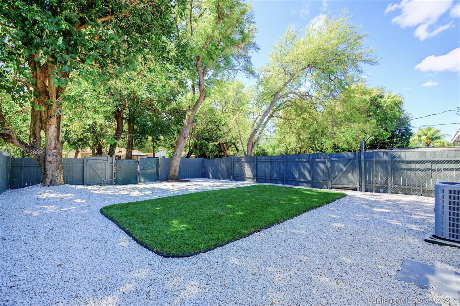 GREEN OAKS - Residential Lease