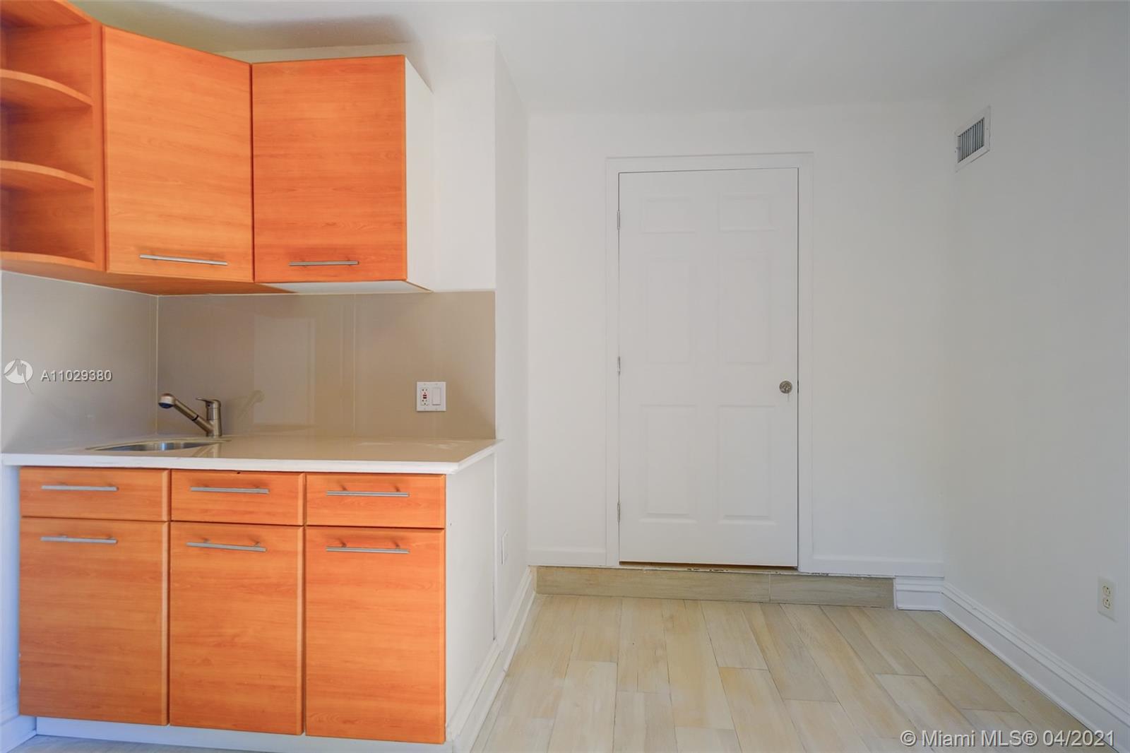 GREEN OAKS - Residential Lease