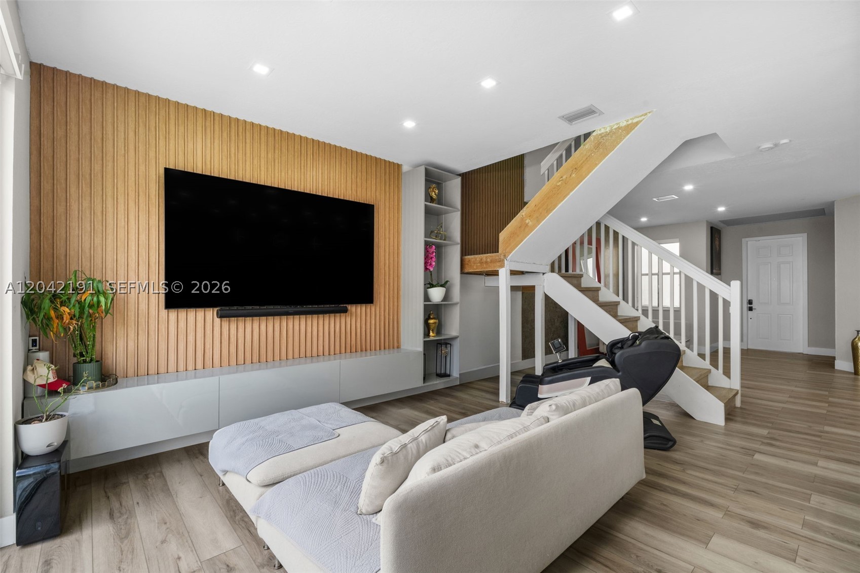 ISLANDS AT DORAL 1ST ADDN - Residential