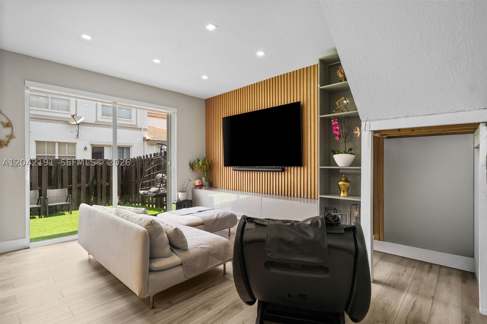 ISLANDS AT DORAL 1ST ADDN - Residential