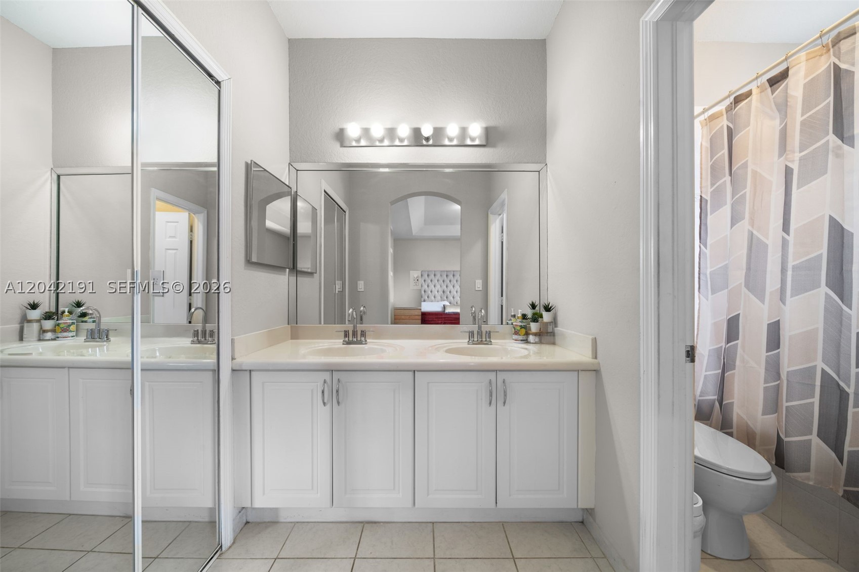 ISLANDS AT DORAL 1ST ADDN - Residential