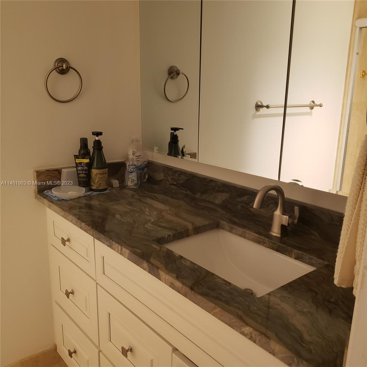 SUMMIT CONDO - Residential Lease