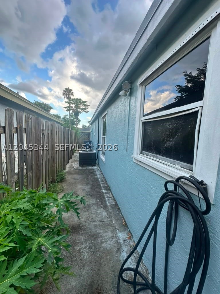 VILLAS OF PALM BAY - Residential Lease