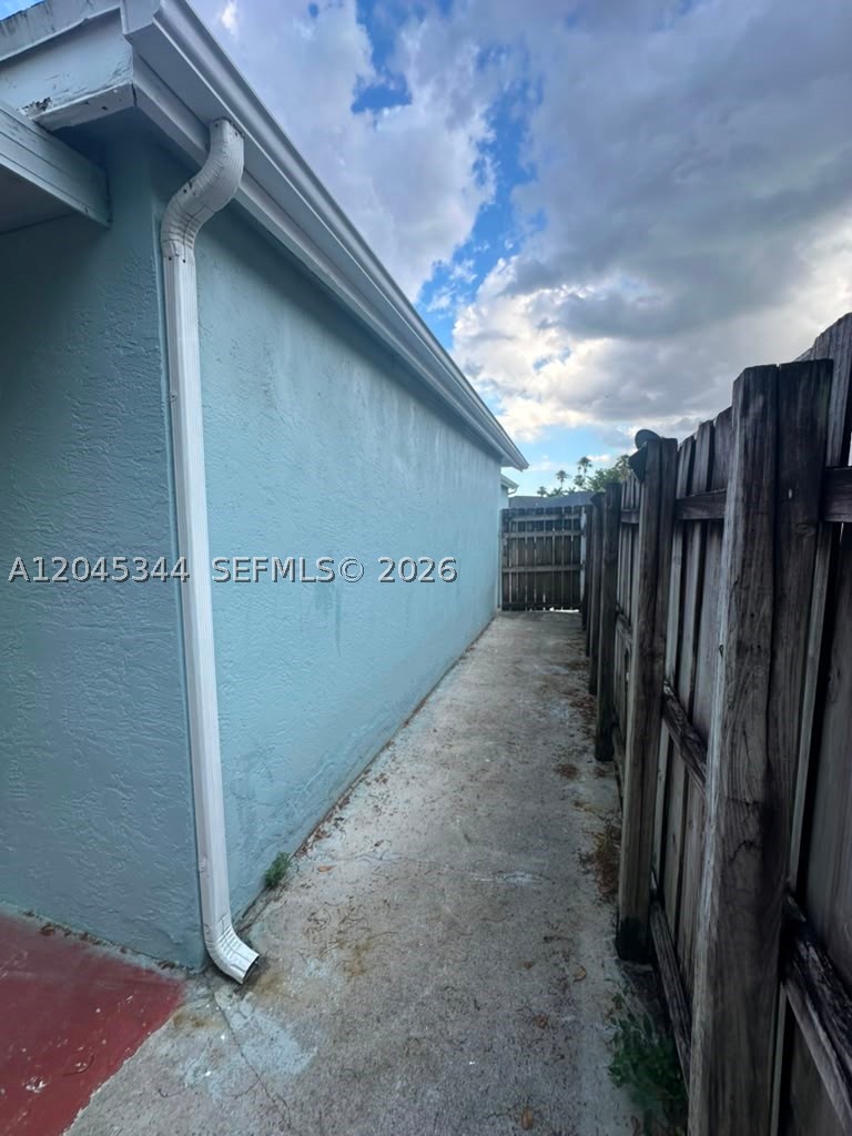 VILLAS OF PALM BAY - Residential Lease