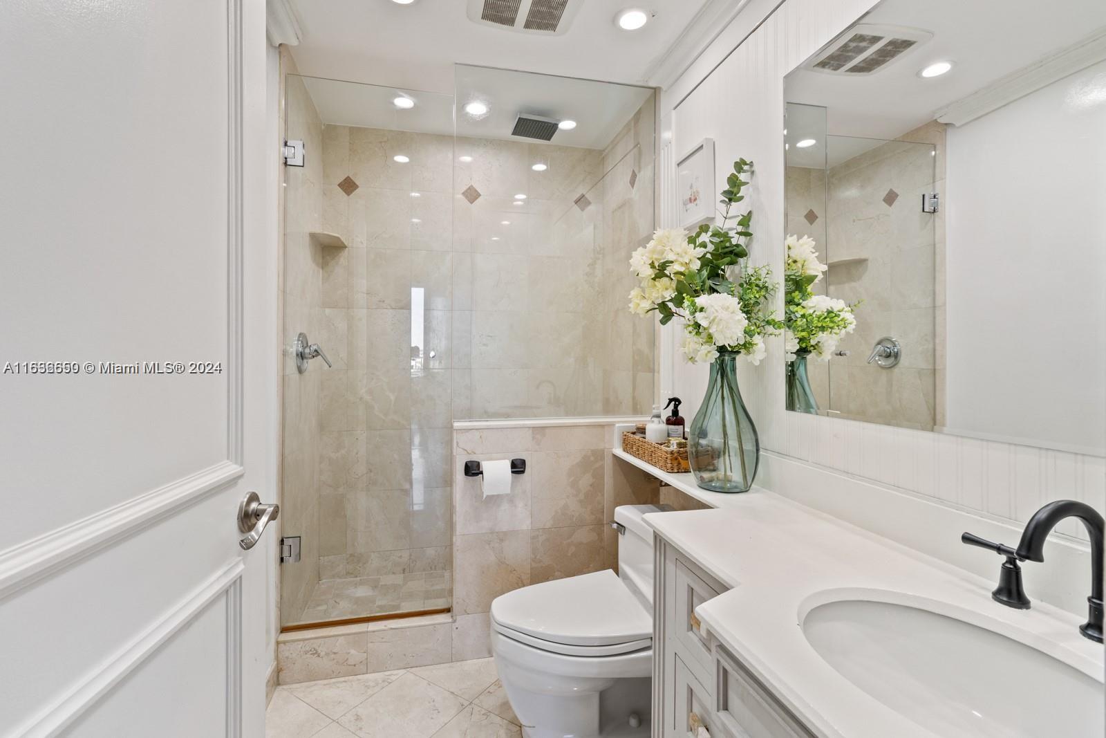 THE EMERALD BAY @ KEY COLO - Residential