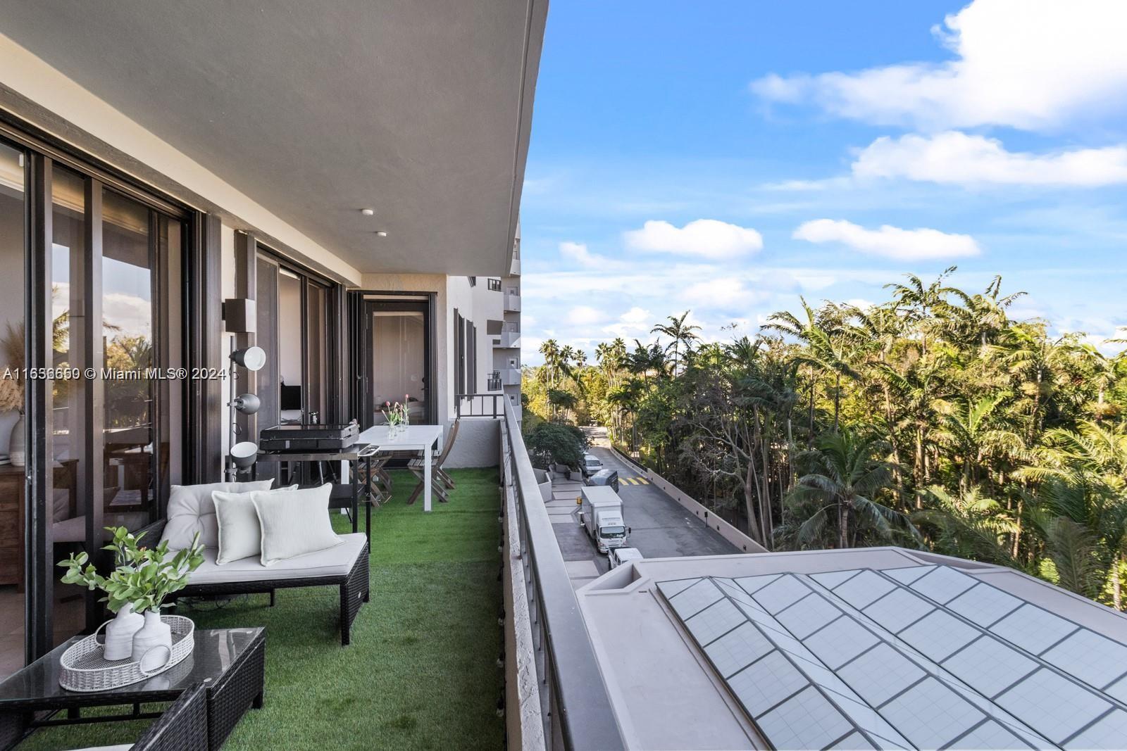 THE EMERALD BAY @ KEY COLO - Residential