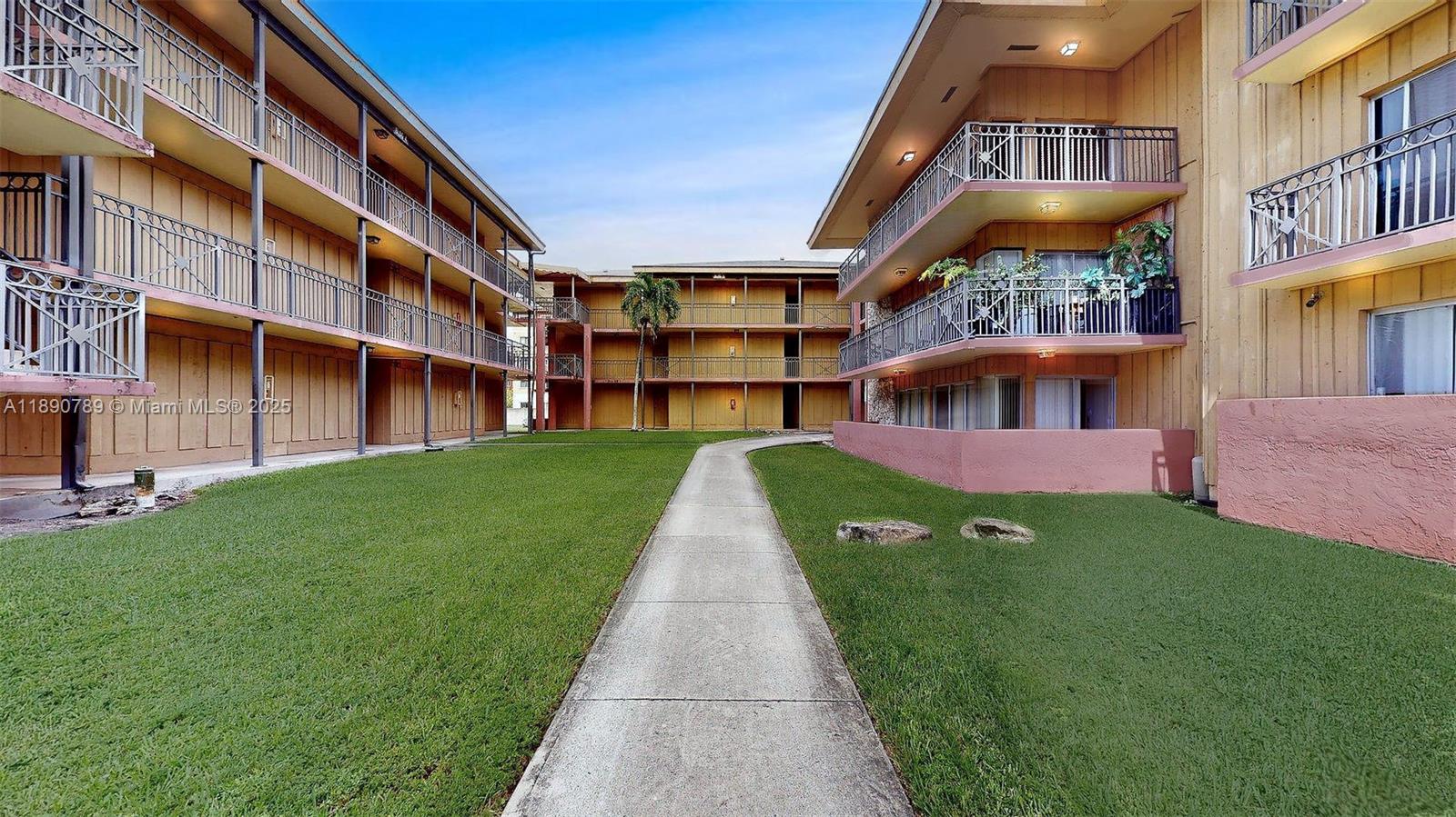 EMERALD ISLES WEST PHASE - Residential