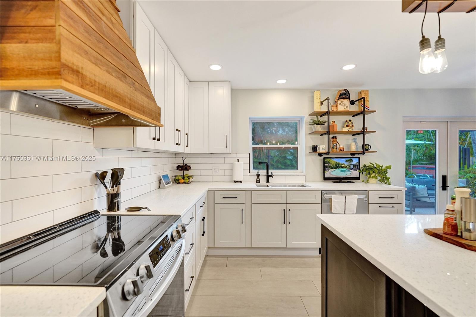 PALM AIRE VILLAGE 3RD SEC - Residential