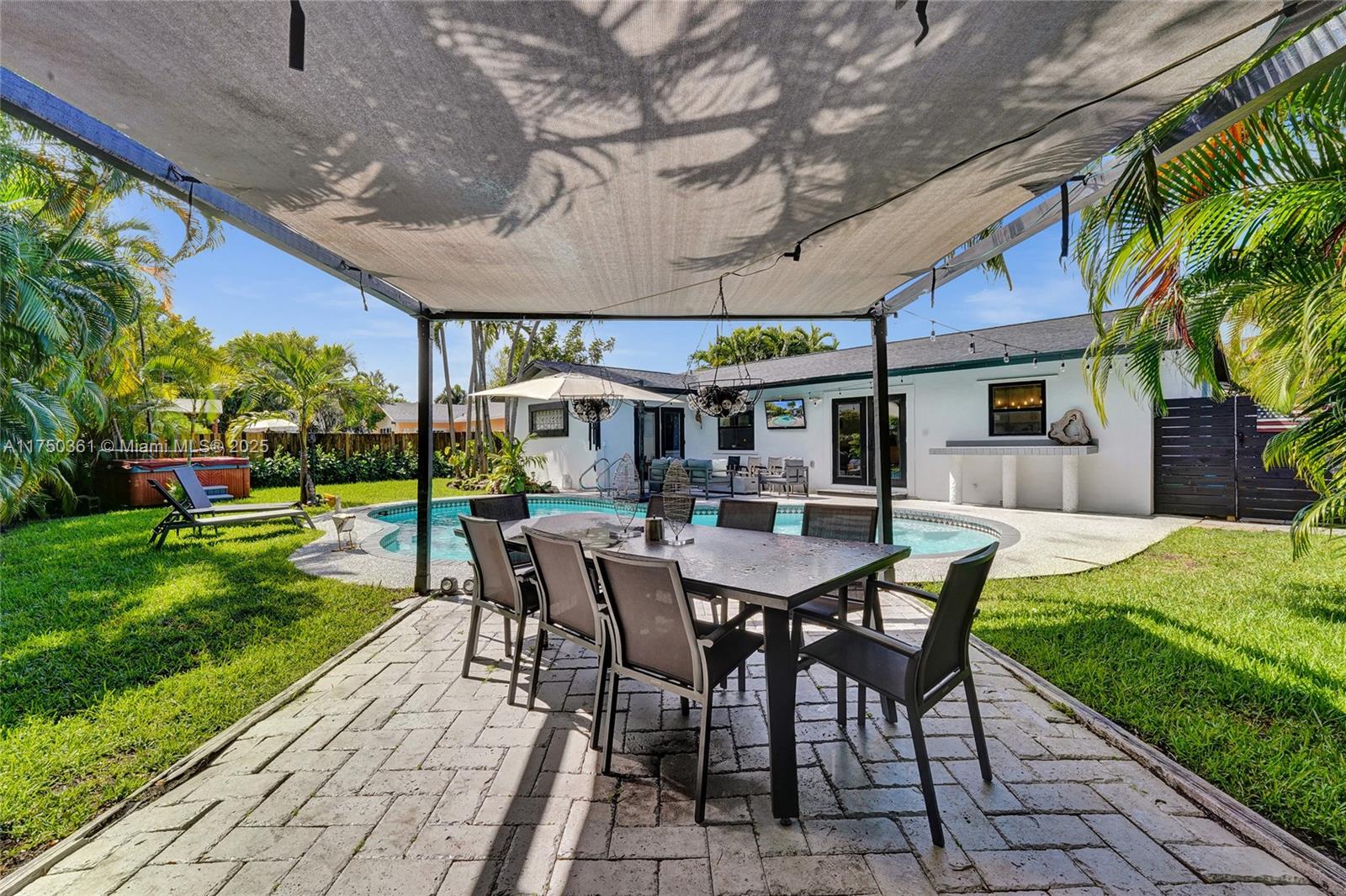 PALM AIRE VILLAGE 3RD SEC - Residential