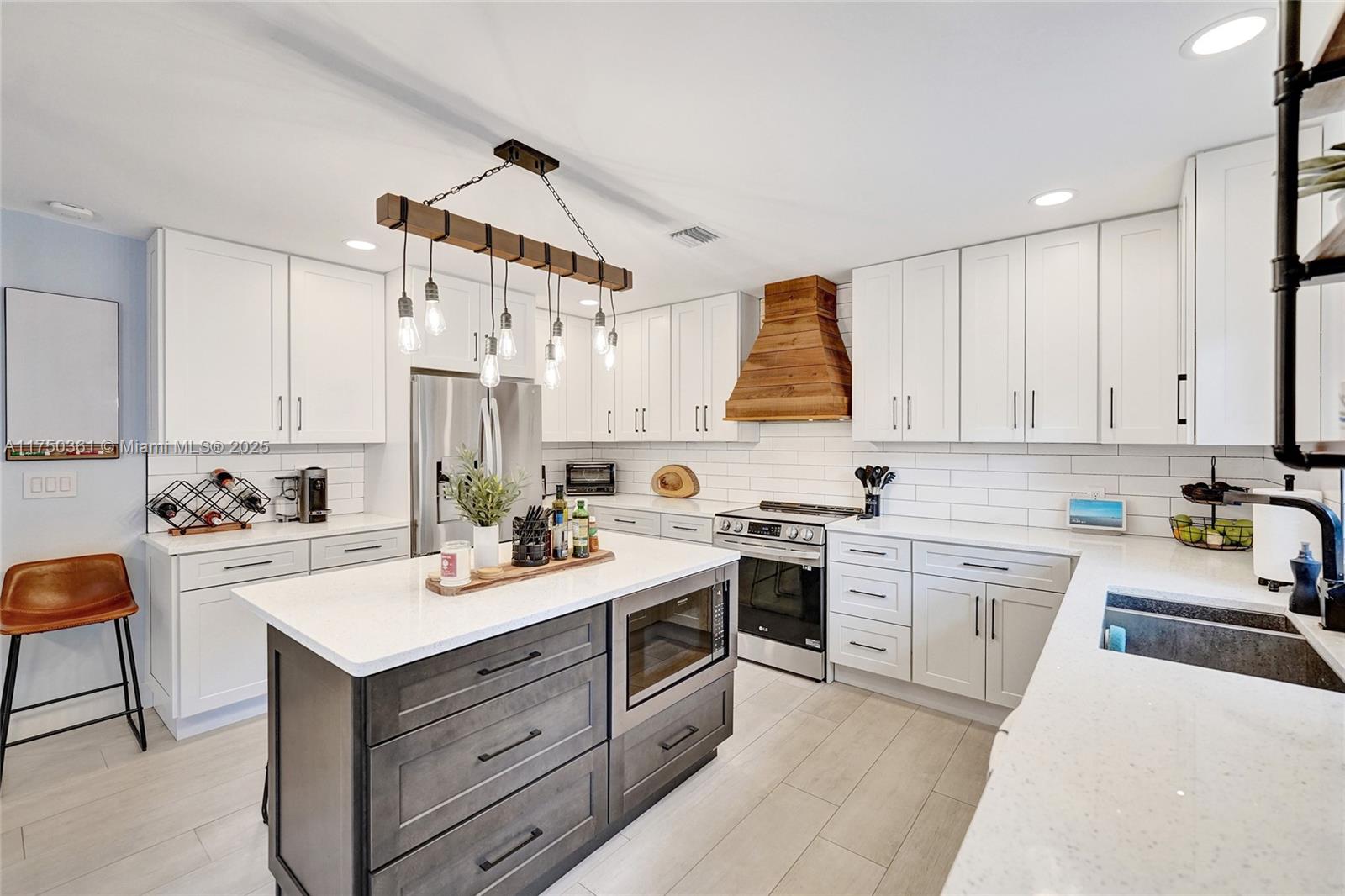 PALM AIRE VILLAGE 3RD SEC - Residential