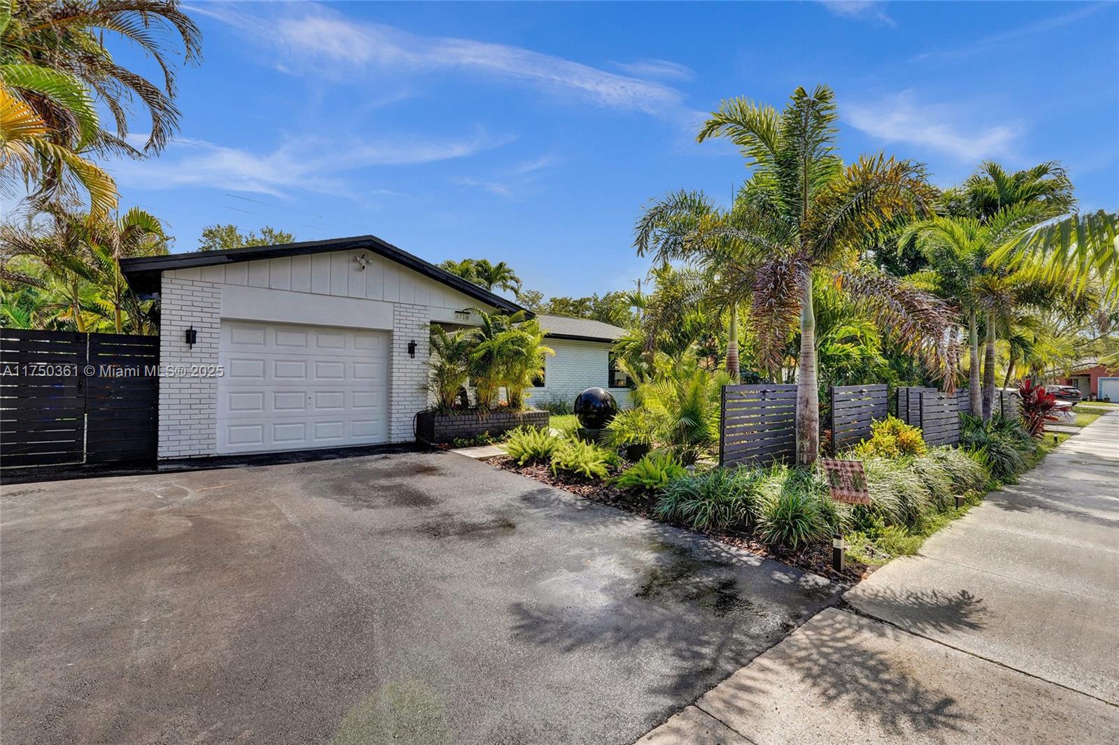 PALM AIRE VILLAGE 3RD SEC - Residential