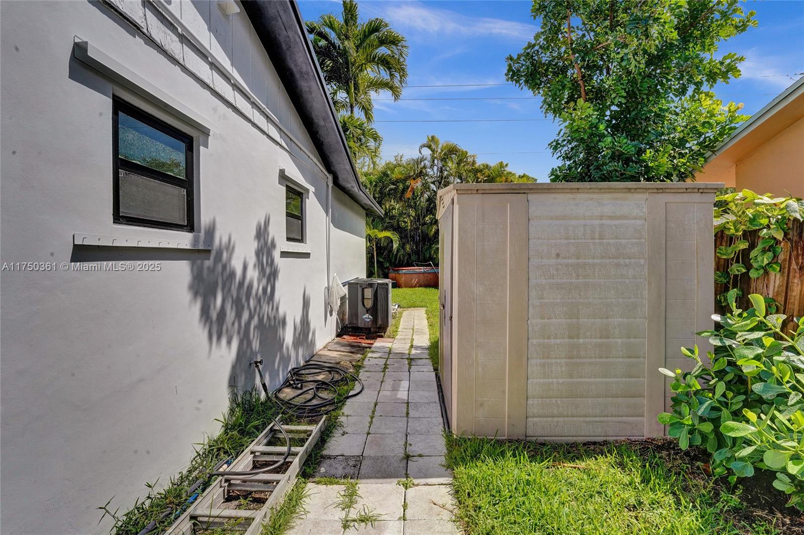 PALM AIRE VILLAGE 3RD SEC - Residential