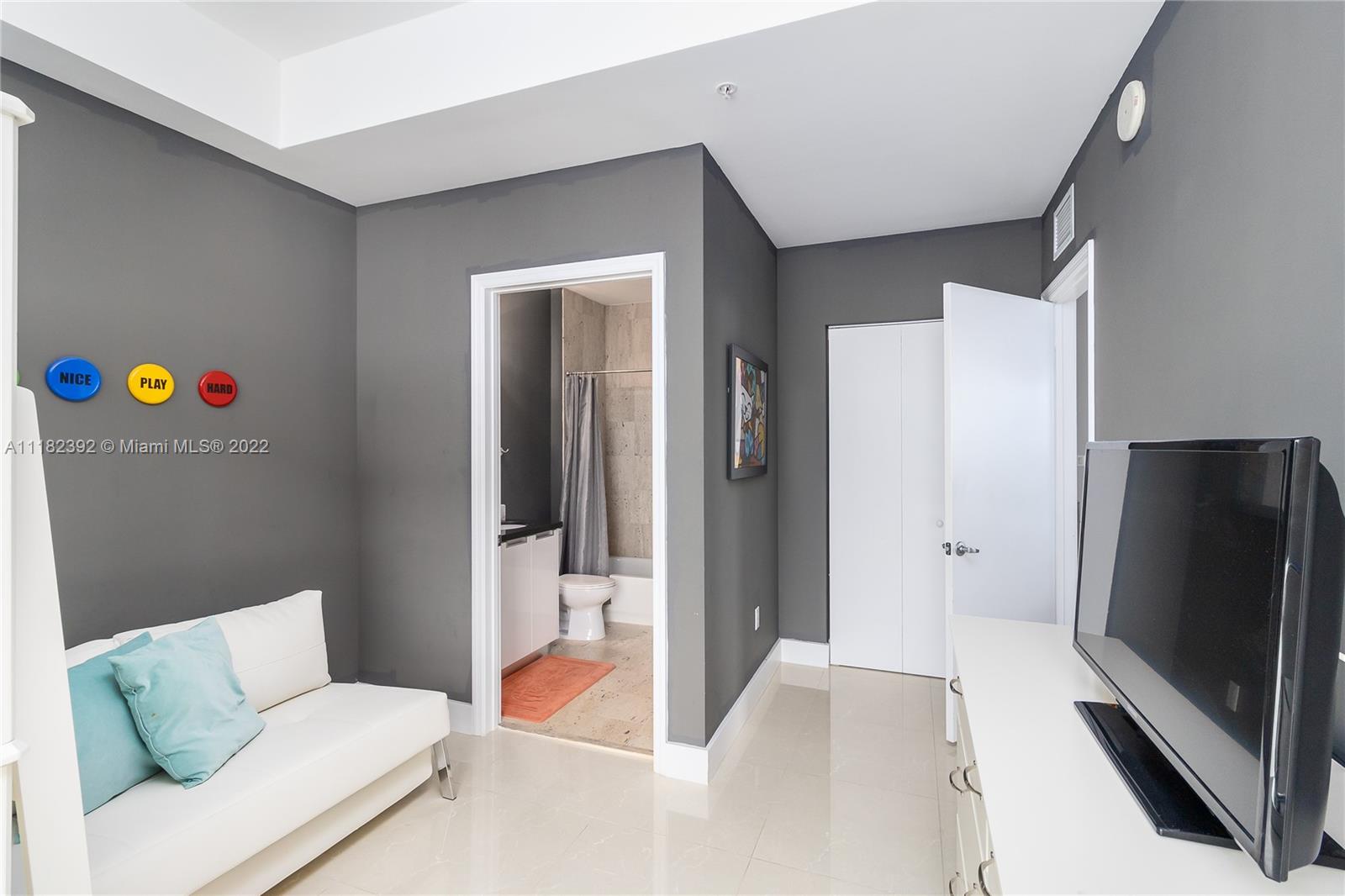 THE LEXI CONDO - Residential Lease