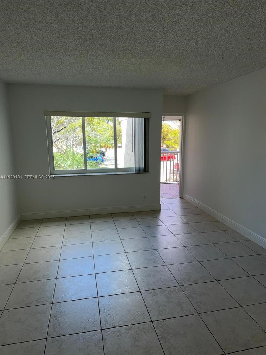 BUILDING THREE OF RACQUET - Residential