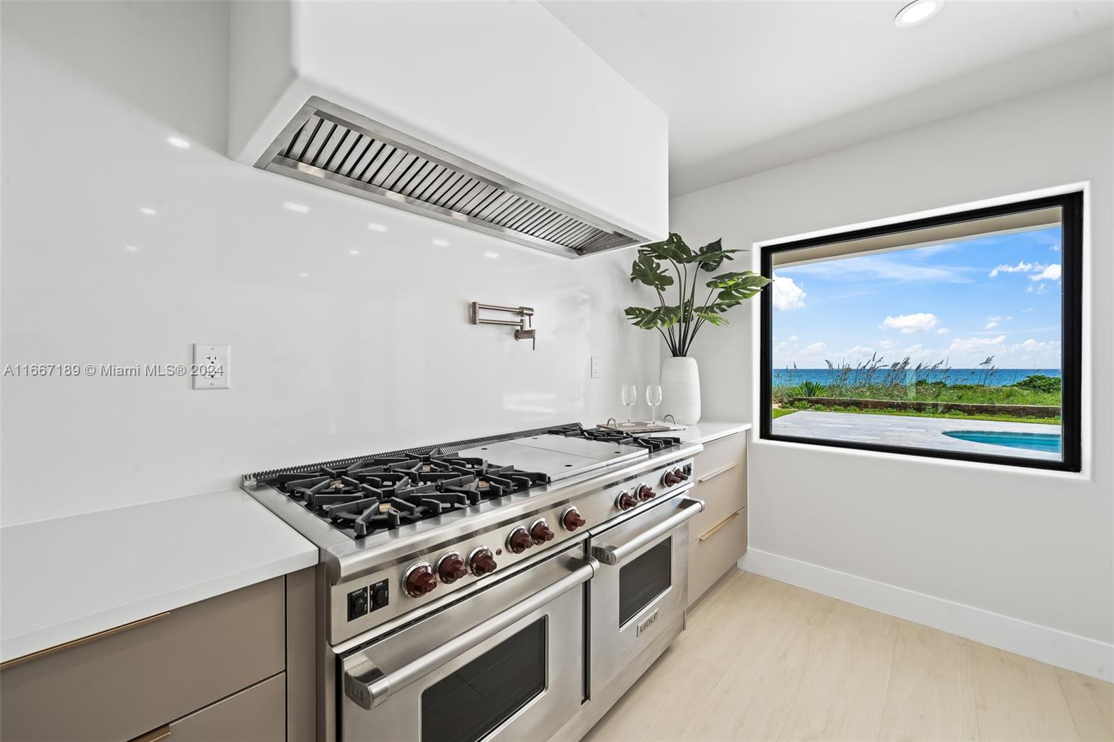 EAU GALLIE BY THE SEA - Residential