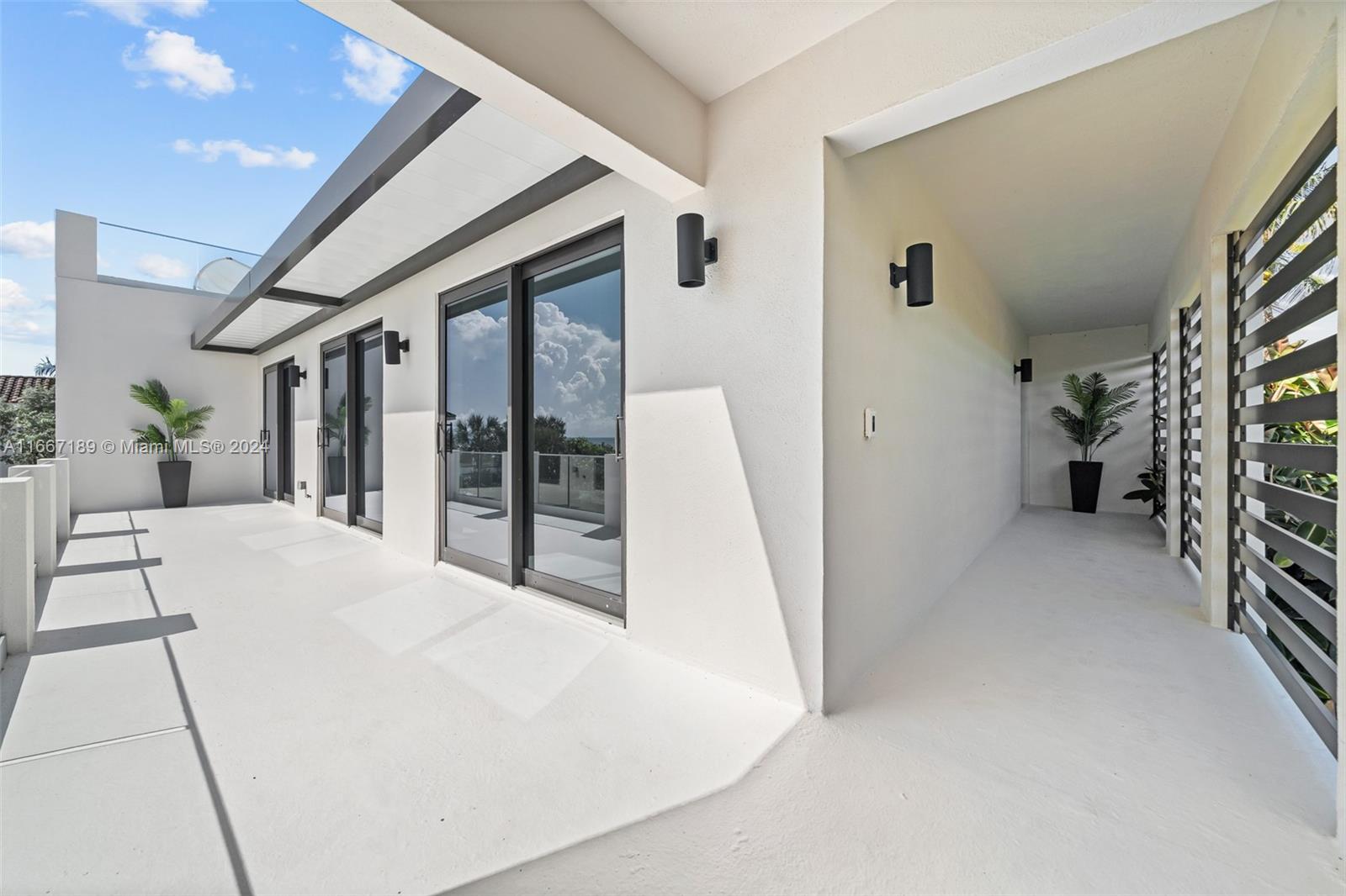 EAU GALLIE BY THE SEA - Residential