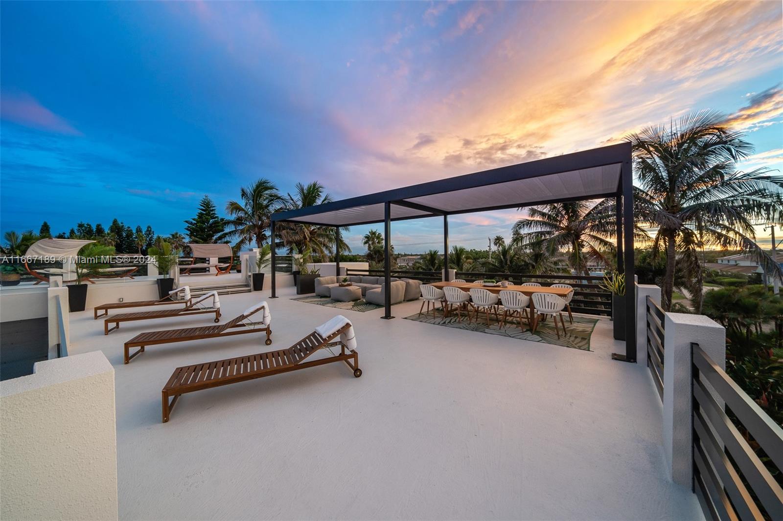 EAU GALLIE BY THE SEA - Residential