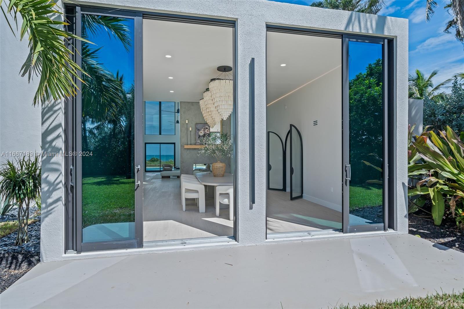 EAU GALLIE BY THE SEA - Residential