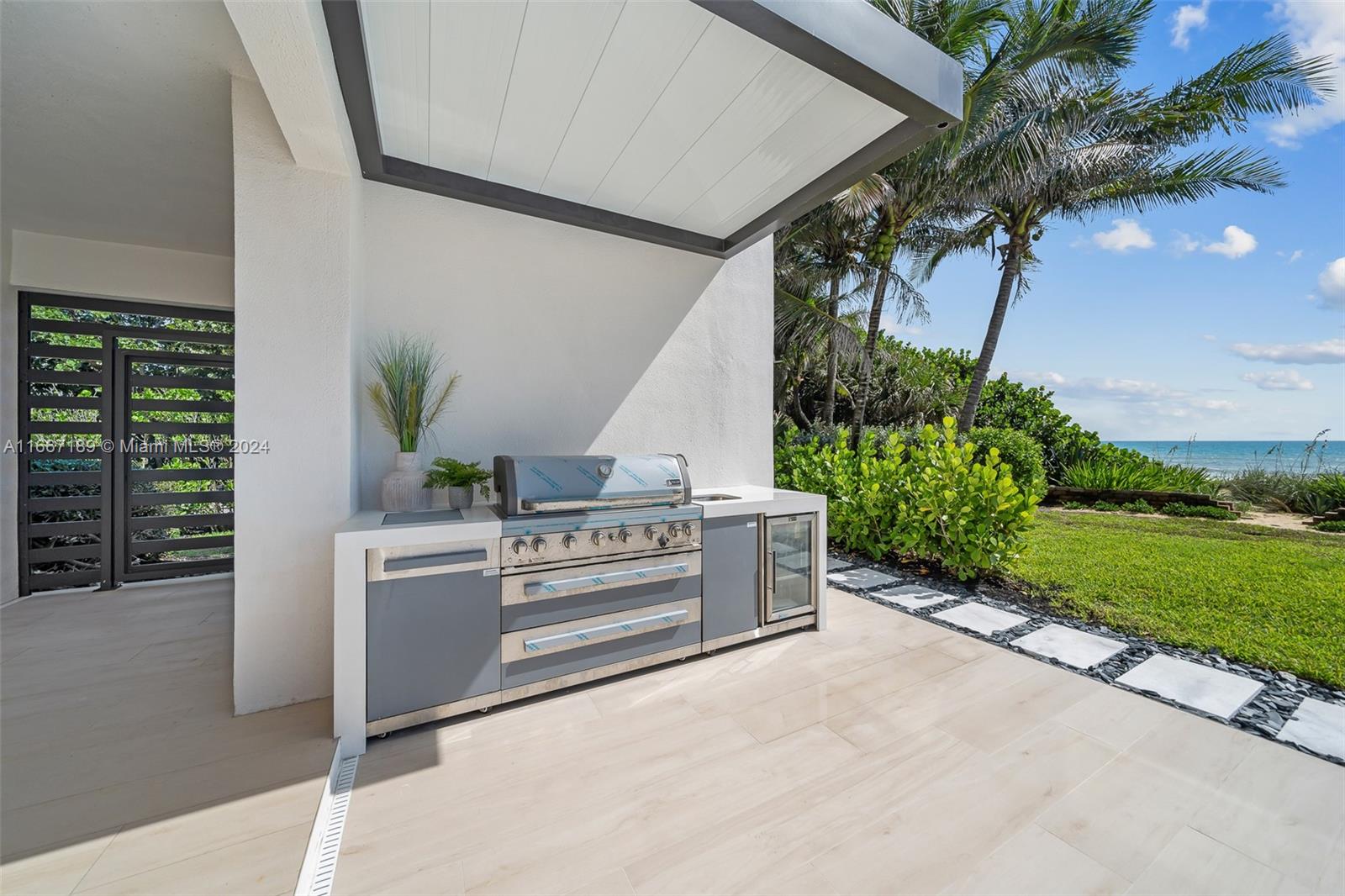 EAU GALLIE BY THE SEA - Residential