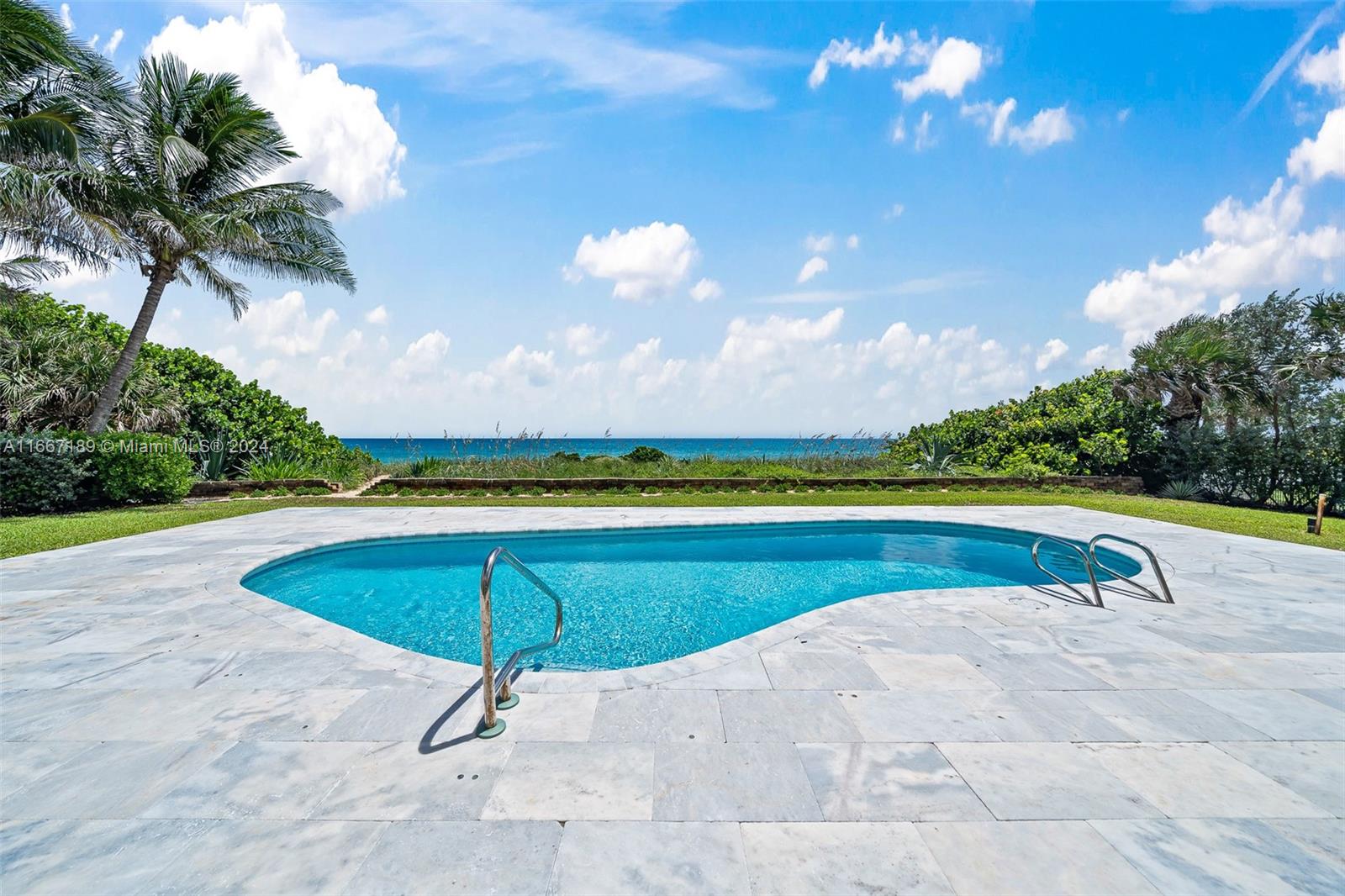 EAU GALLIE BY THE SEA - Residential