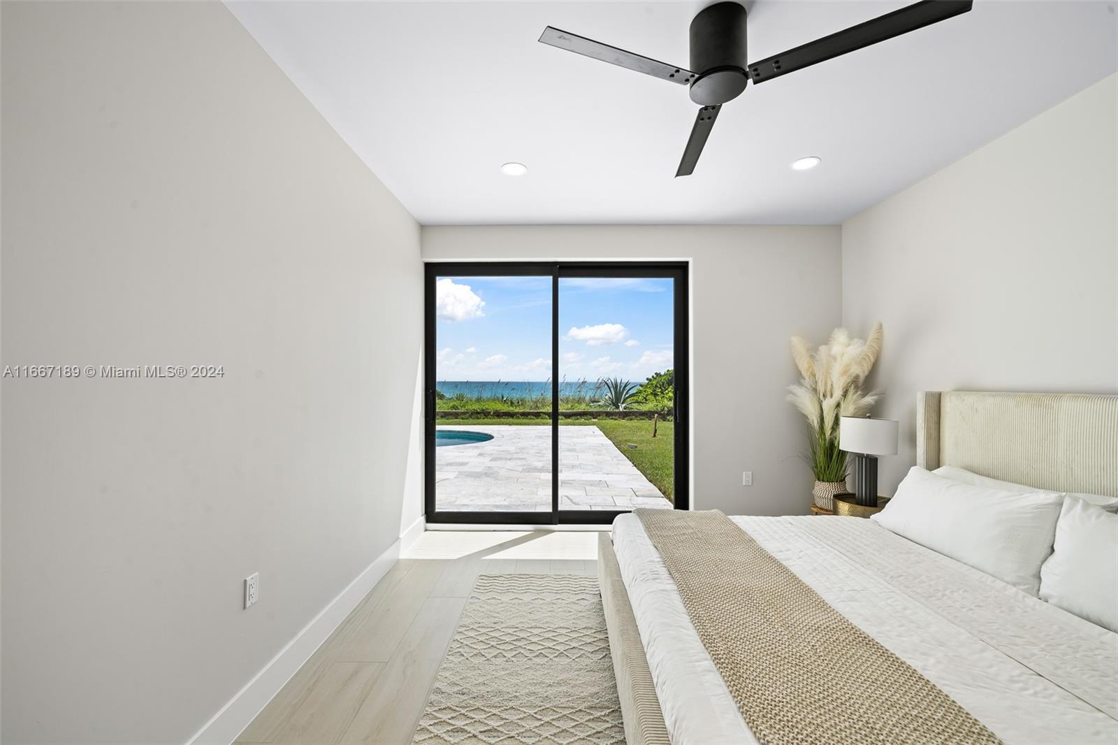 EAU GALLIE BY THE SEA - Residential