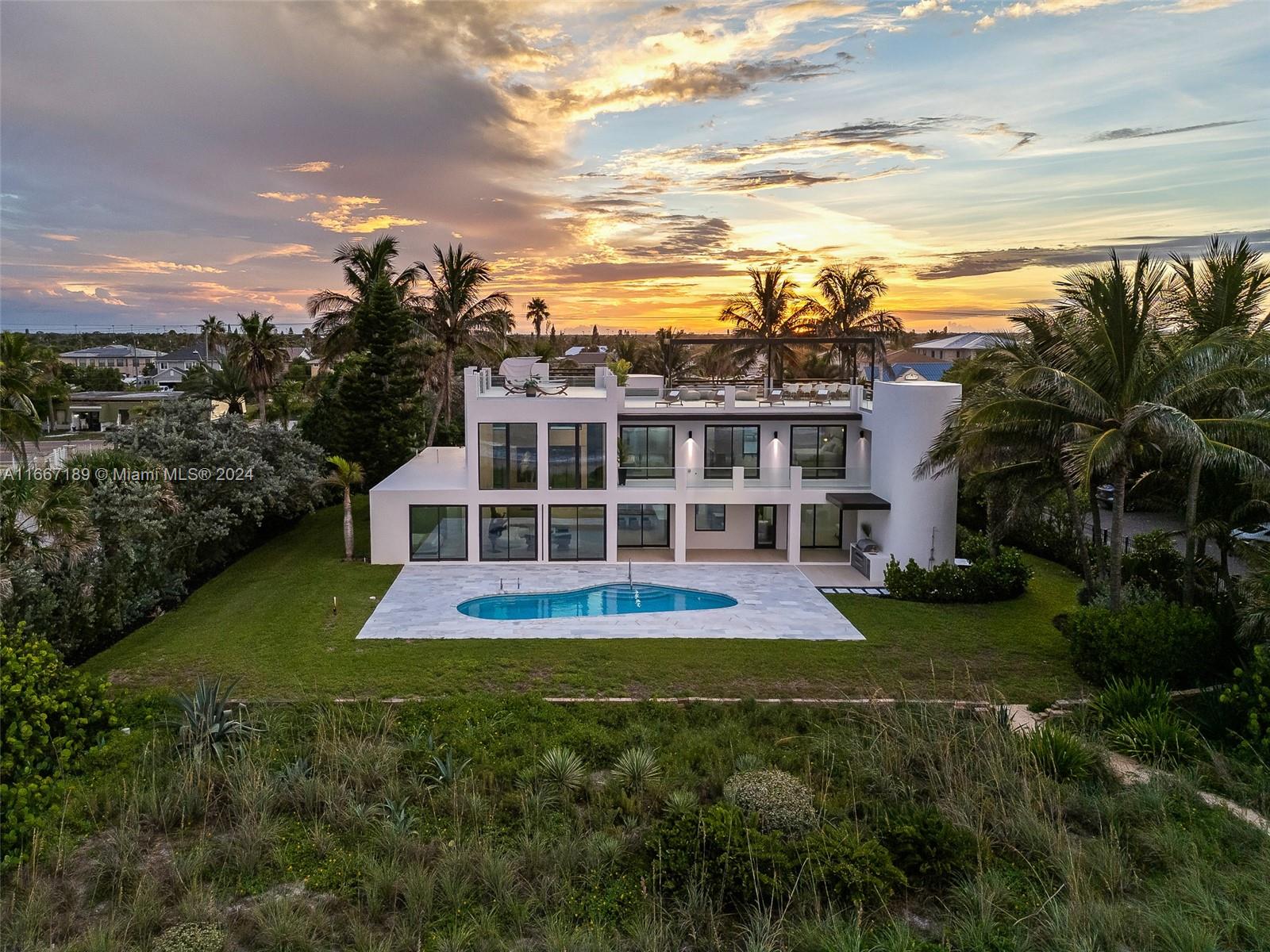 EAU GALLIE BY THE SEA - Residential