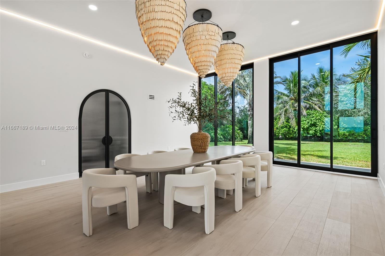 EAU GALLIE BY THE SEA - Residential