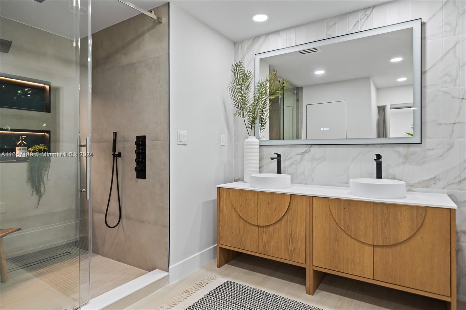 EAU GALLIE BY THE SEA - Residential