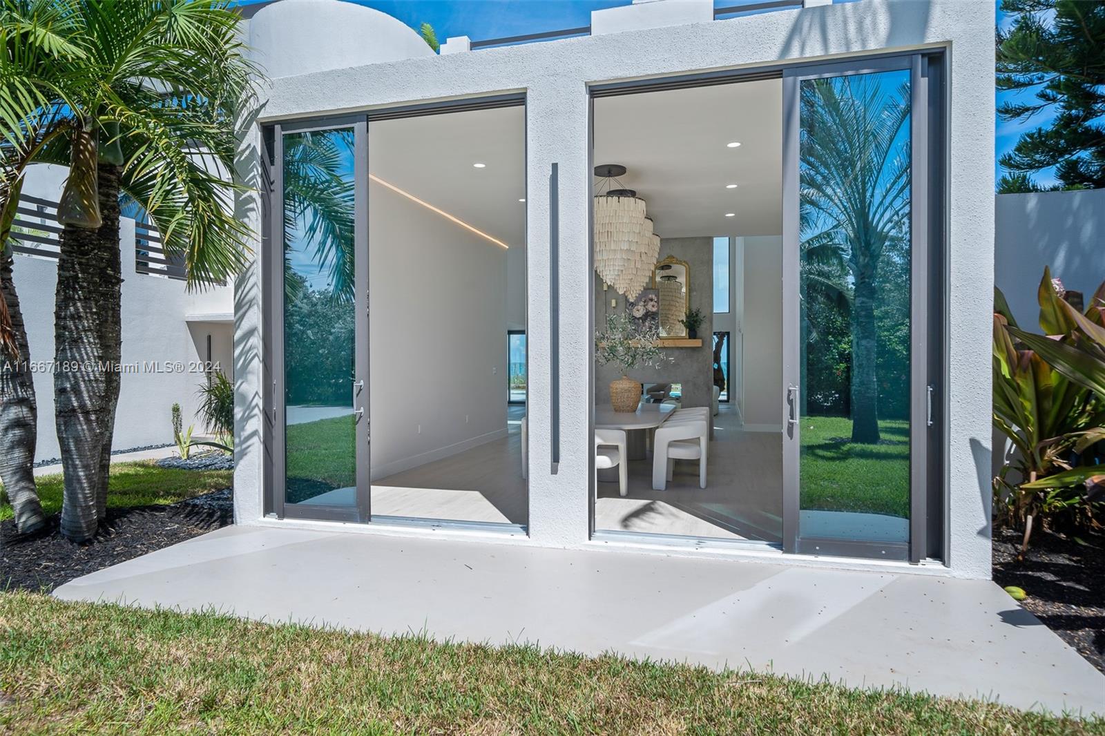 EAU GALLIE BY THE SEA - Residential