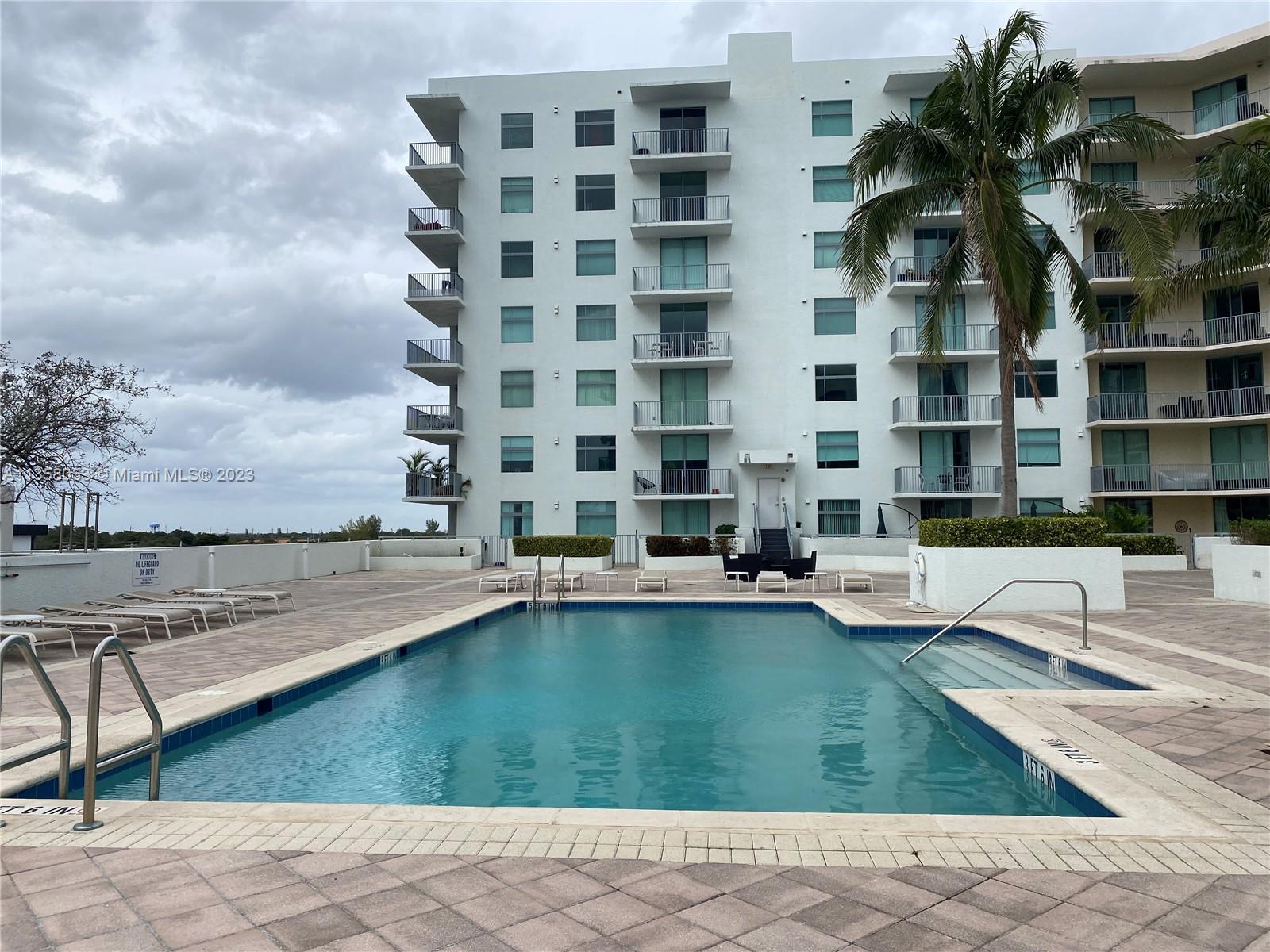 HOLLYWOOD STATION RES CON - Residential Lease