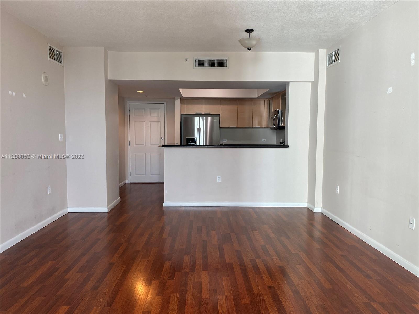 HOLLYWOOD STATION RES CON - Residential Lease