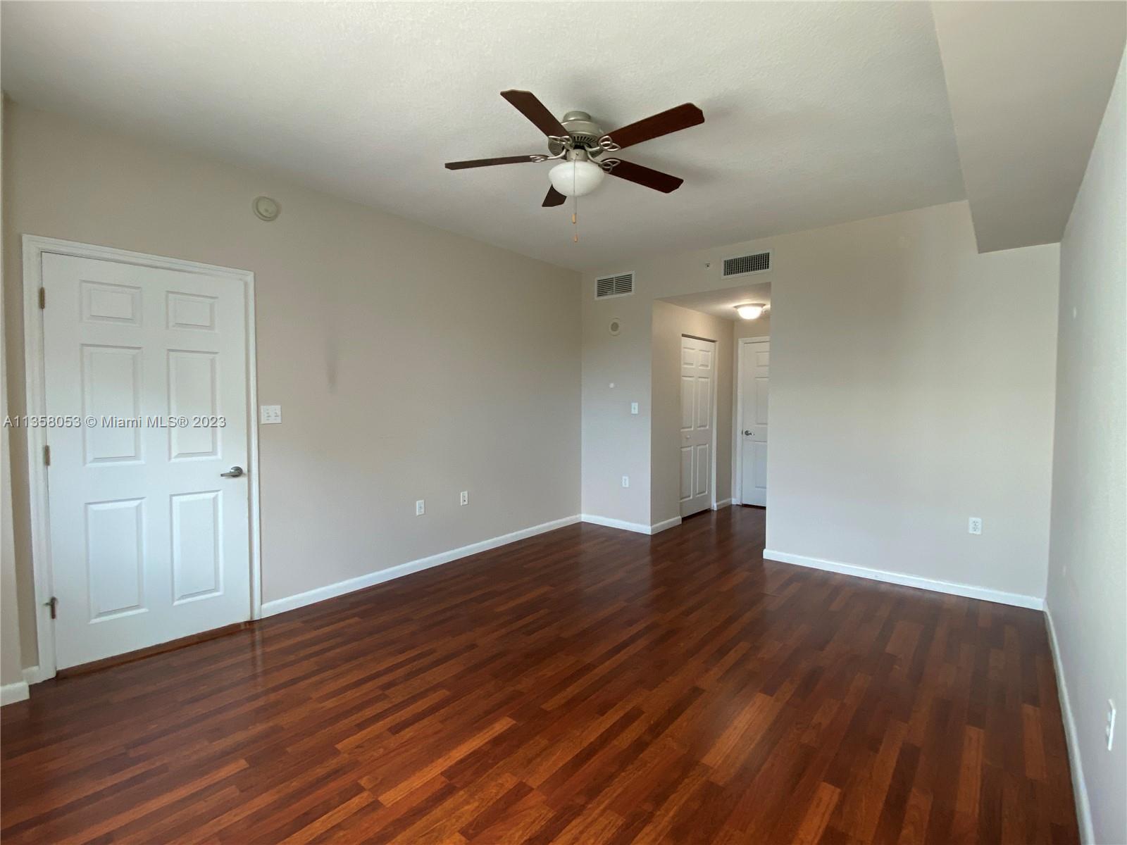 HOLLYWOOD STATION RES CON - Residential Lease