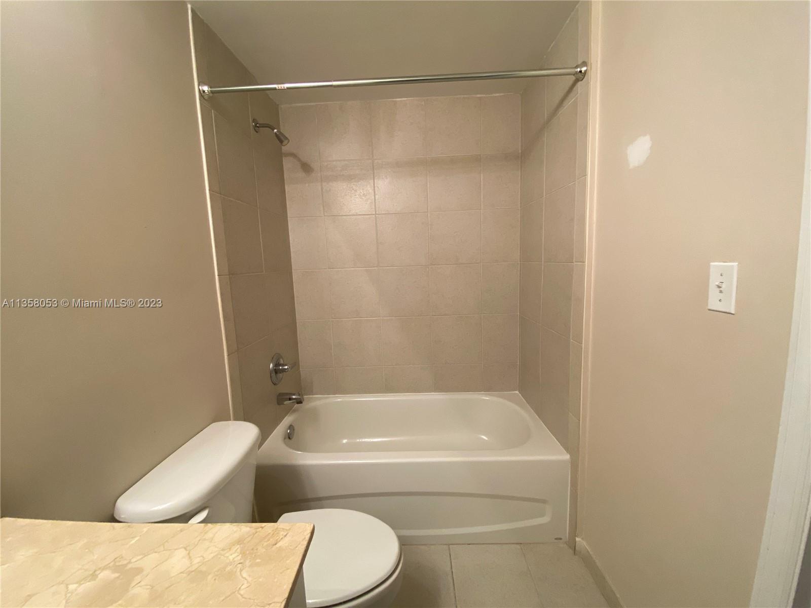HOLLYWOOD STATION RES CON - Residential Lease
