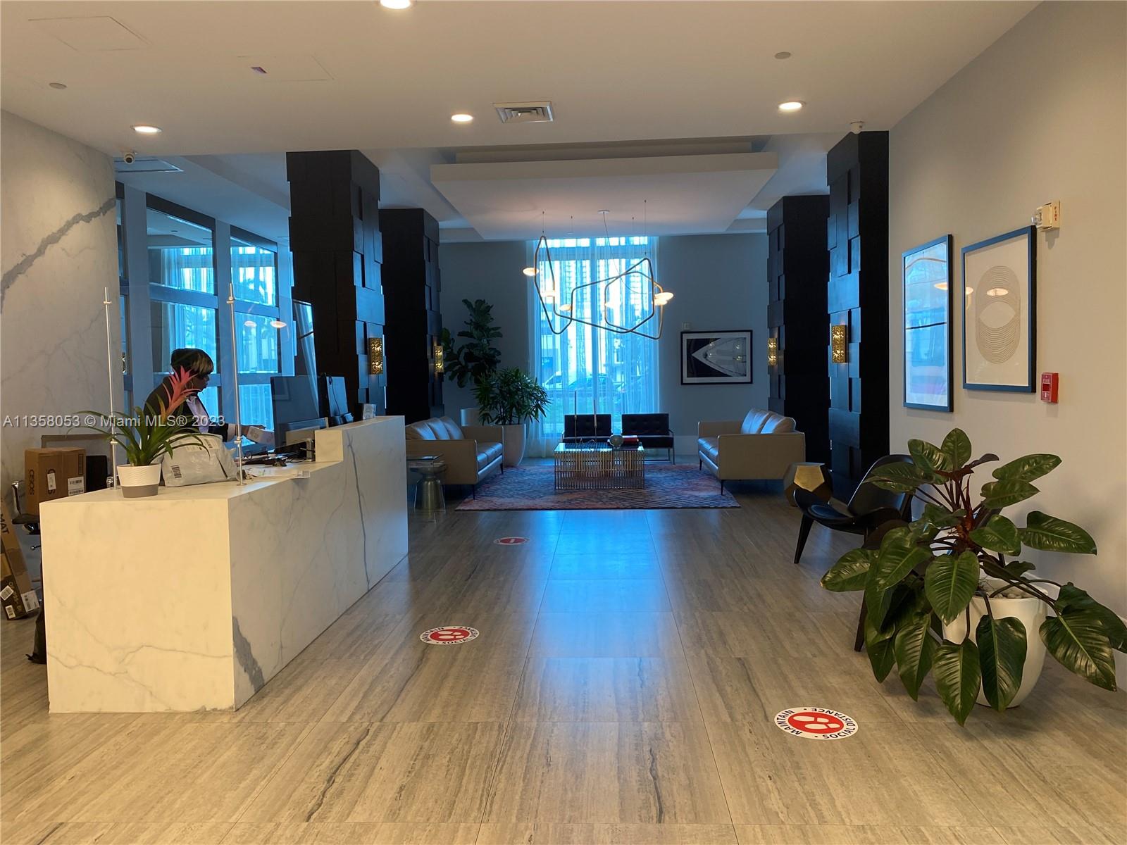 HOLLYWOOD STATION RES CON - Residential Lease