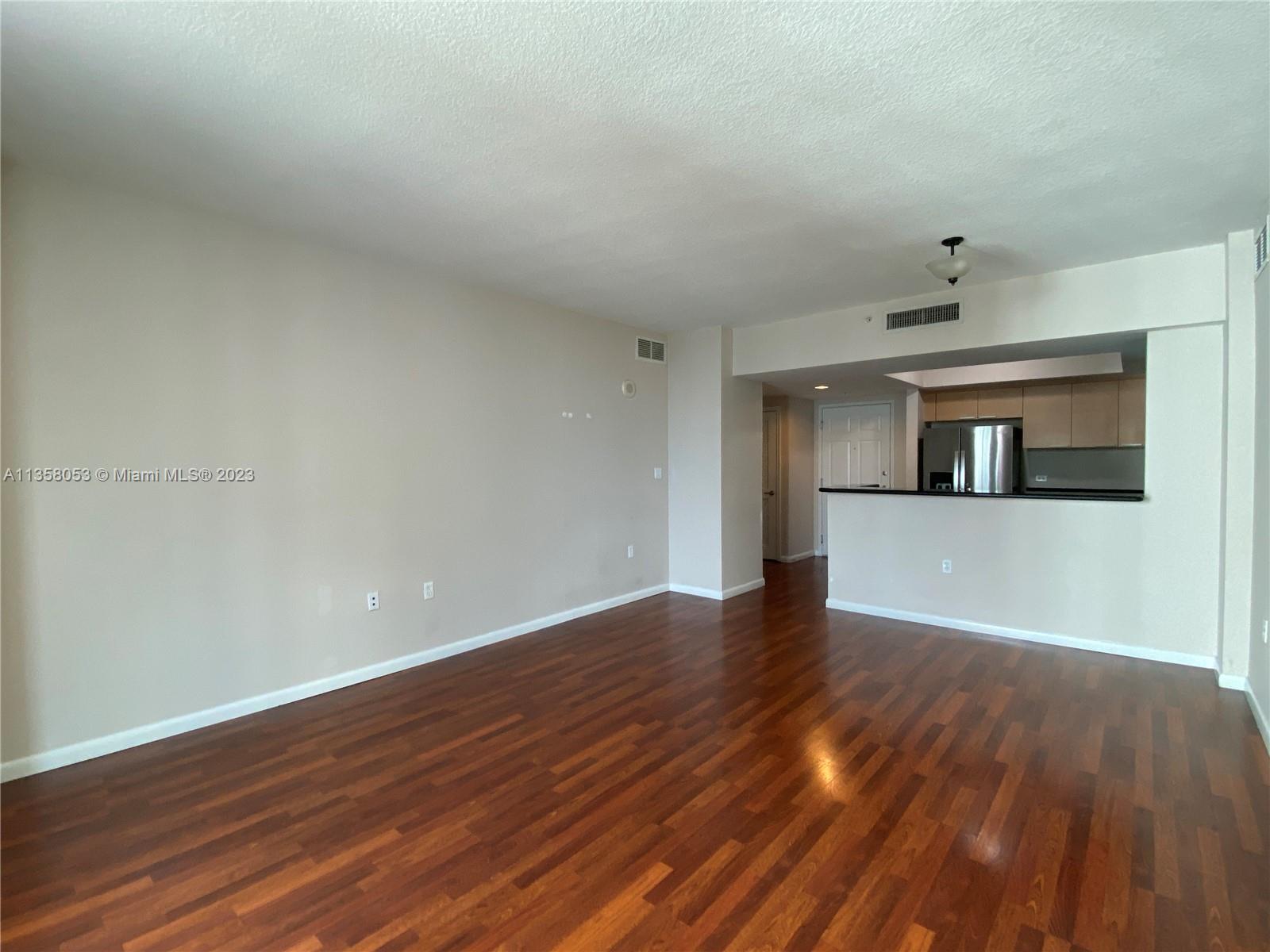 HOLLYWOOD STATION RES CON - Residential Lease