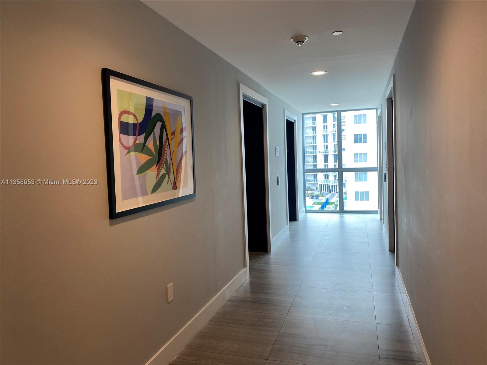 HOLLYWOOD STATION RES CON - Residential Lease