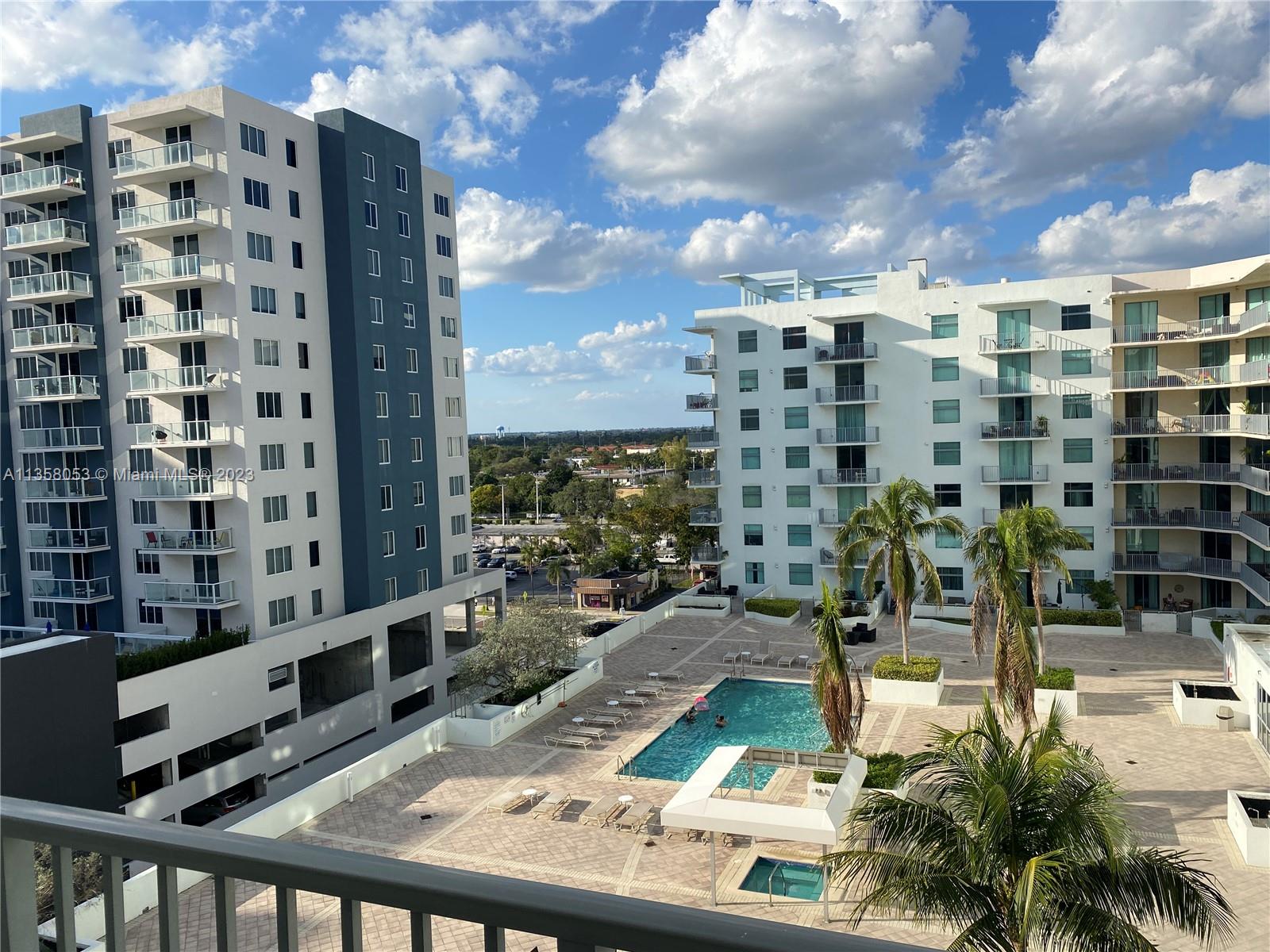 HOLLYWOOD STATION RES CON - Residential Lease
