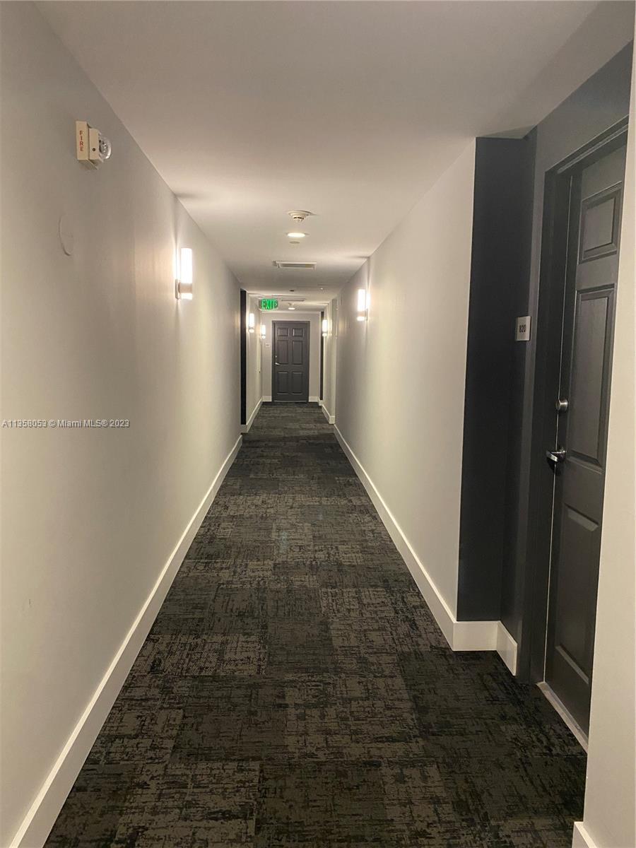 HOLLYWOOD STATION RES CON - Residential Lease
