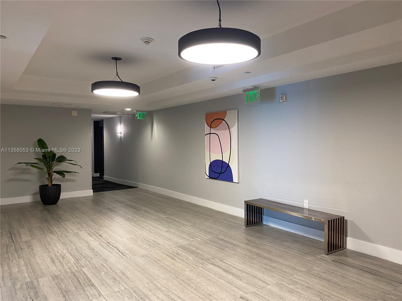 HOLLYWOOD STATION RES CON - Residential Lease