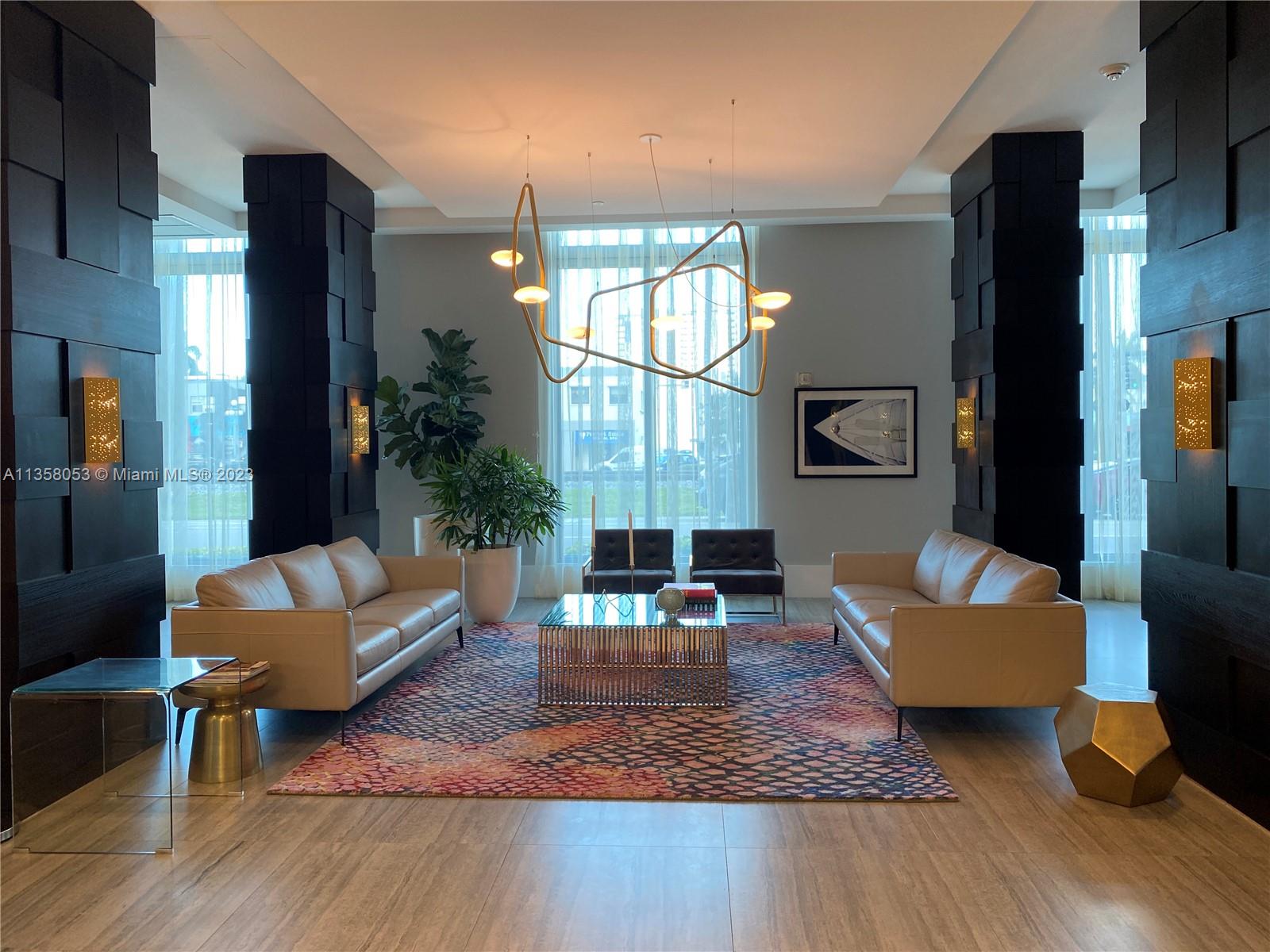 HOLLYWOOD STATION RES CON - Residential Lease