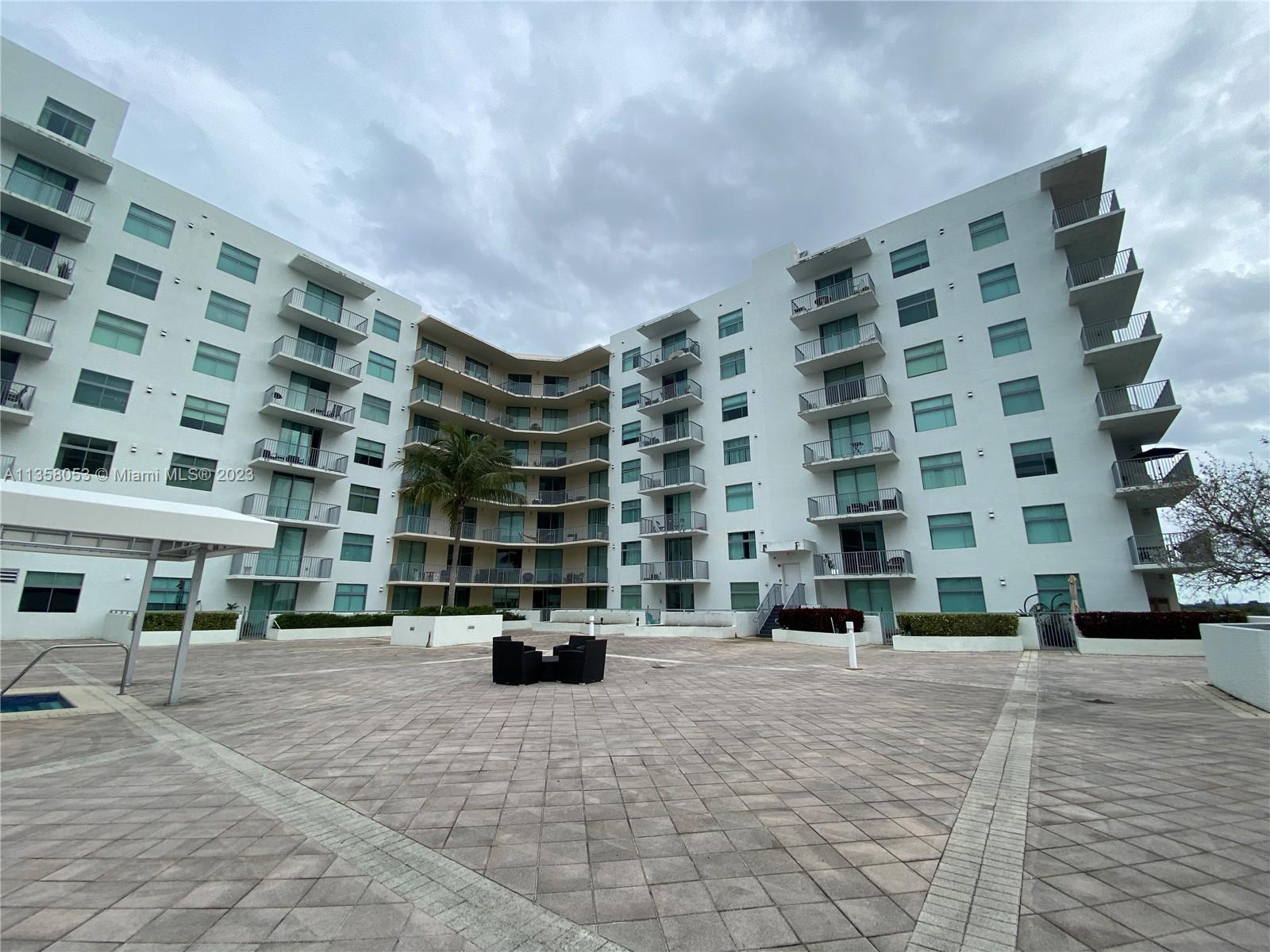 HOLLYWOOD STATION RES CON - Residential Lease