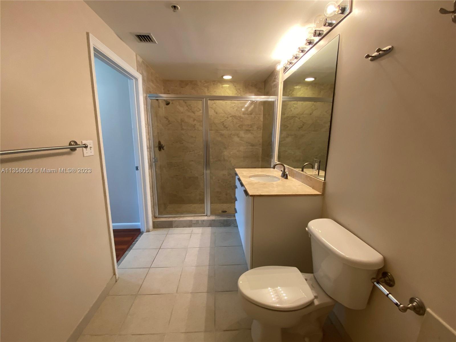 HOLLYWOOD STATION RES CON - Residential Lease